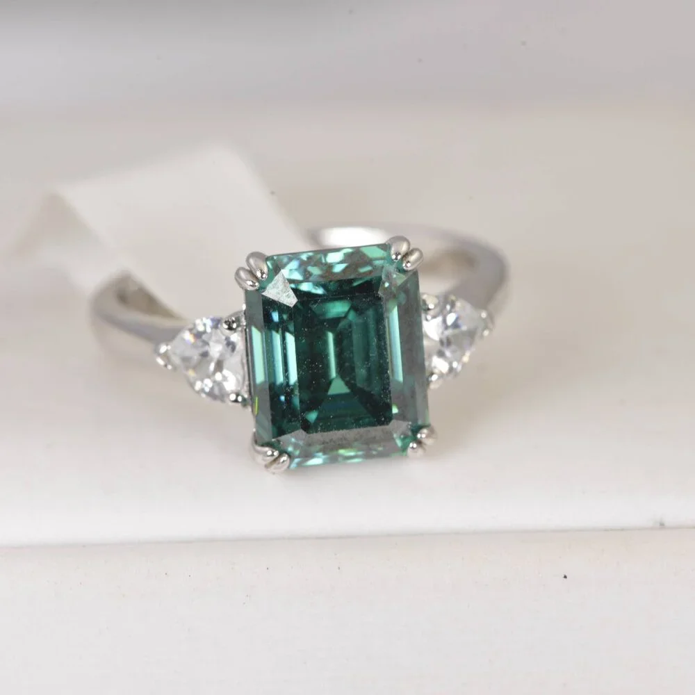 4.0 ct Emerald Green Cut Moissanite Engagement Ring 925